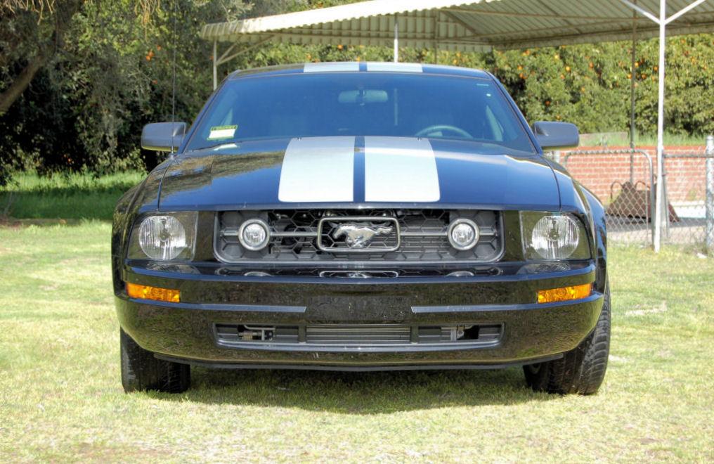 060326 2006 Mustang CE2a.jpg