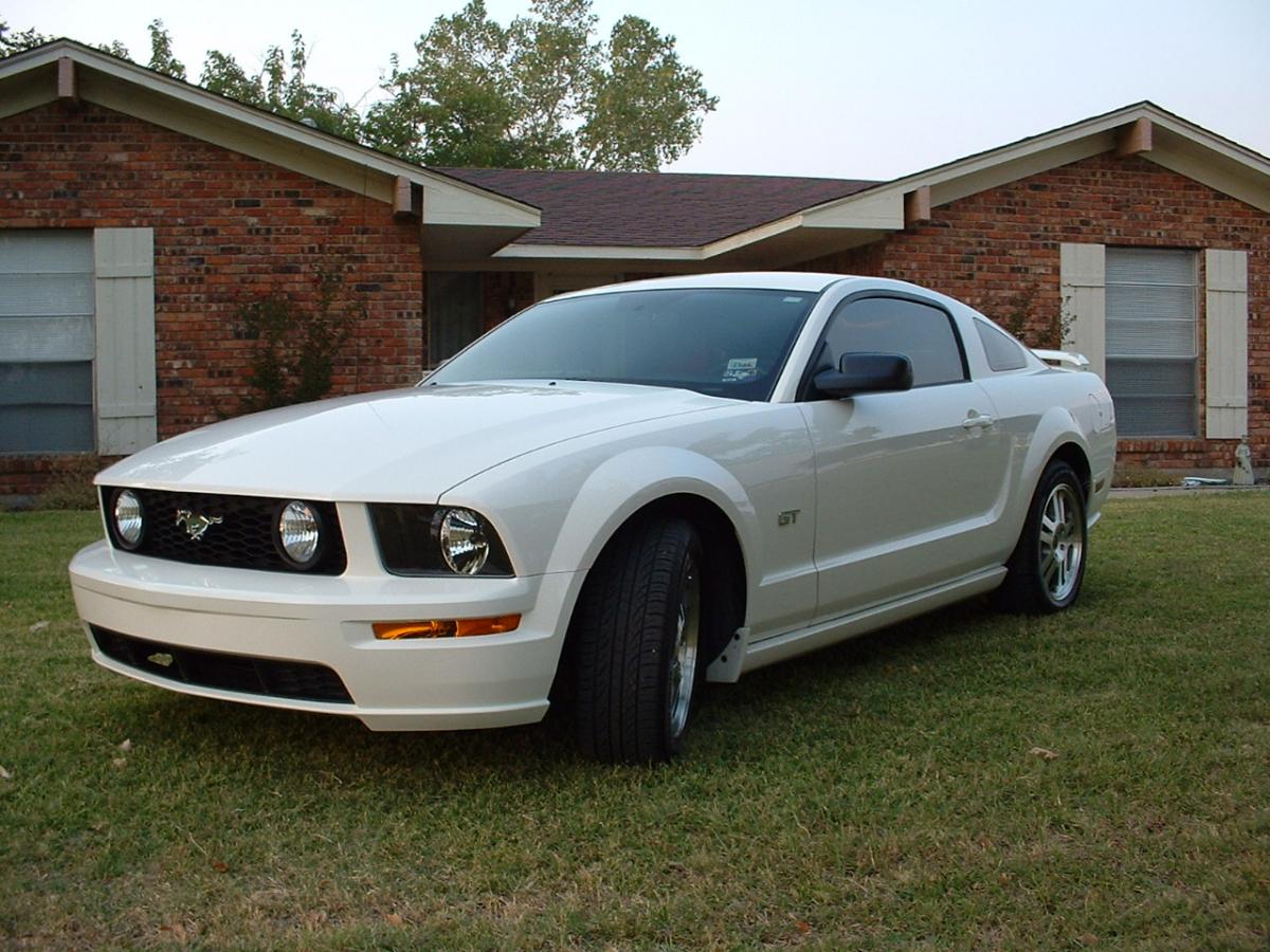 2005 Mustang GT.JPG